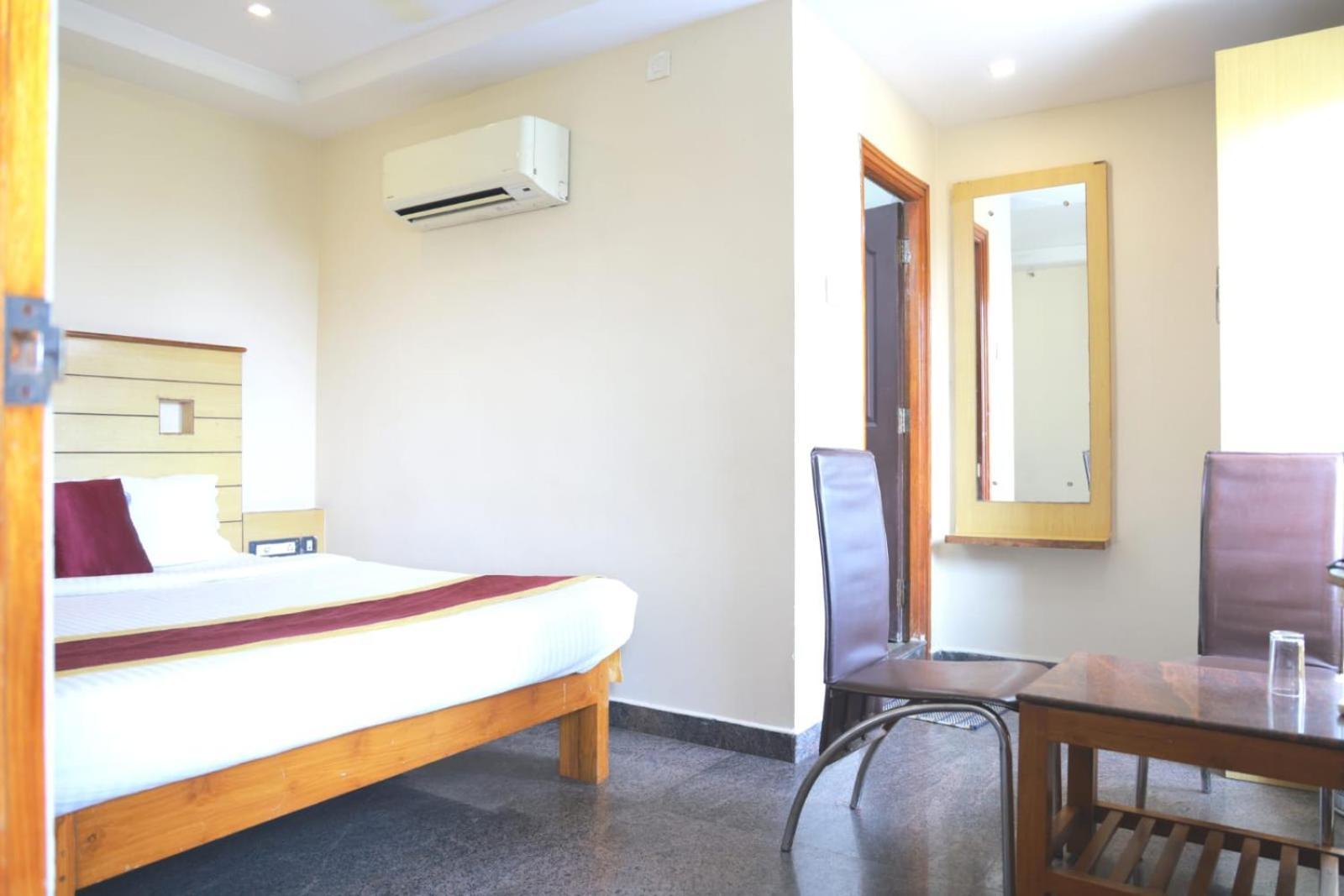Hotel Way Inn Grand Tirupati Exteriér fotografie