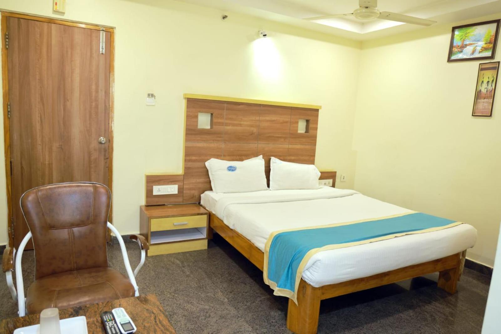 Hotel Way Inn Grand Tirupati Exteriér fotografie