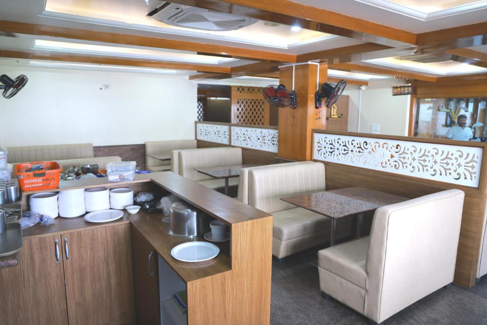 Hotel Way Inn Grand Tirupati Exteriér fotografie